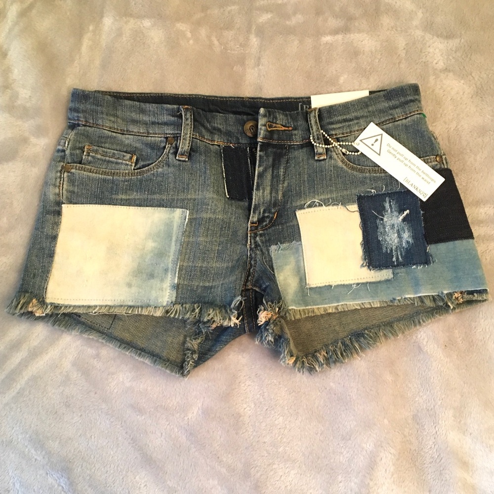 ✨New!✨BlankNYC Distress denim shorts